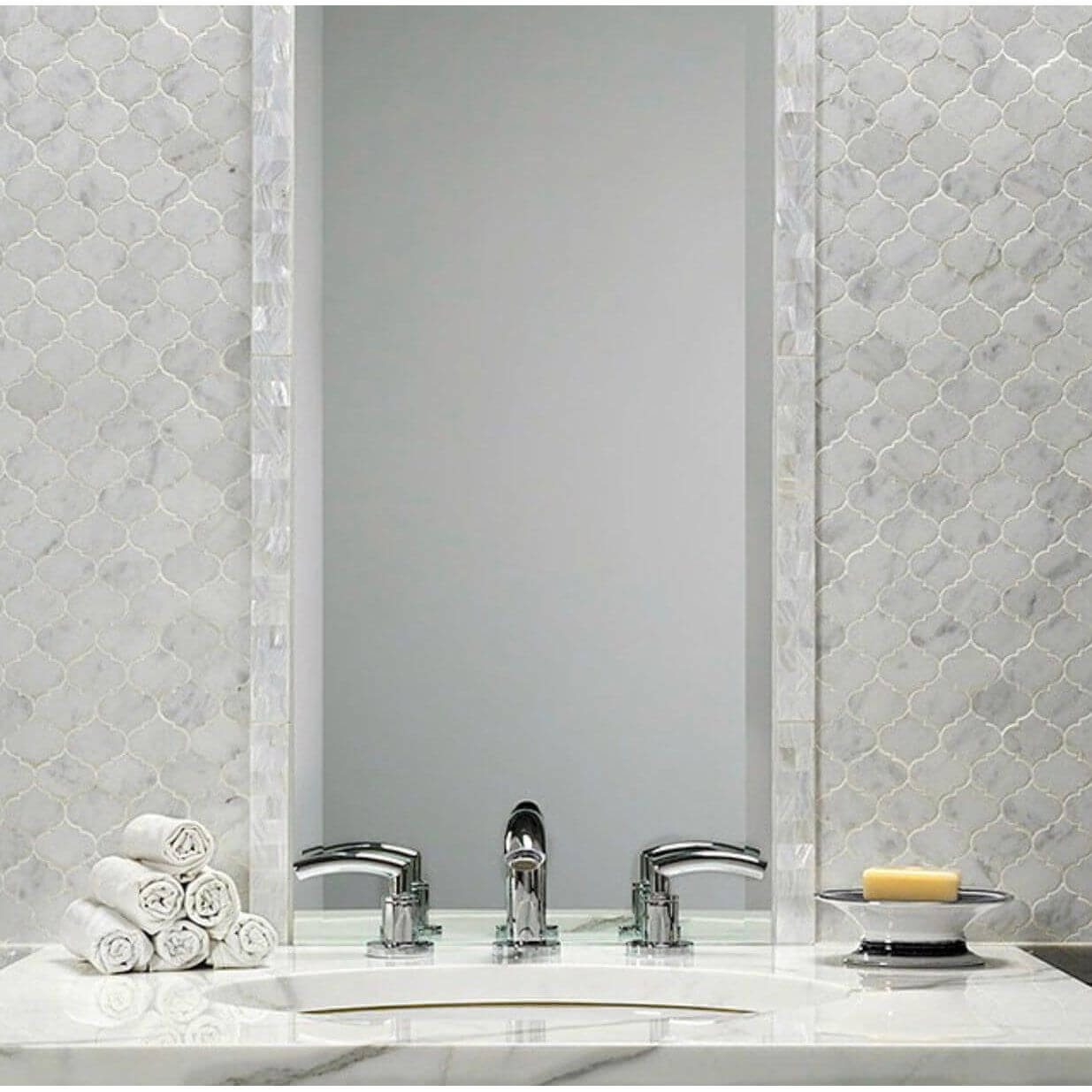 Carrara White Marble Honed Lantern Arabesque Mosaic Tile