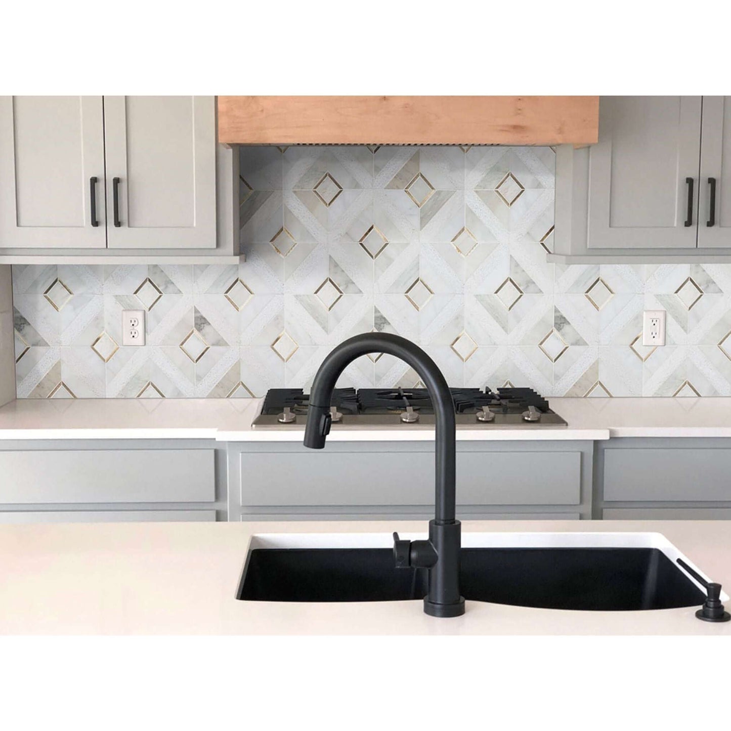MSI Verona Gold Pattern Mosaic Tile